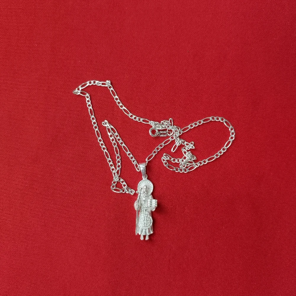 925 Sterling Silver Ladies St Benedict Catholic necklace pendant and chain‎